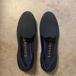 Black Rothy’s in great condition!